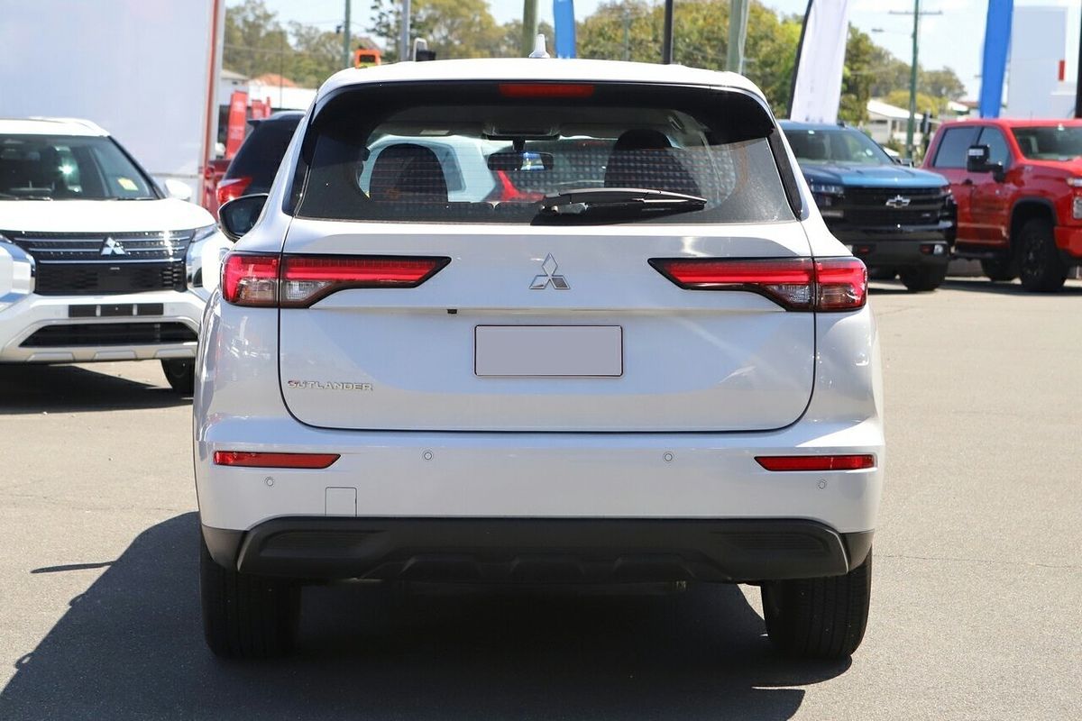 2024 Mitsubishi Outlander ES ZM