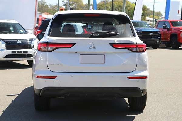2024 Mitsubishi Outlander ES ZM