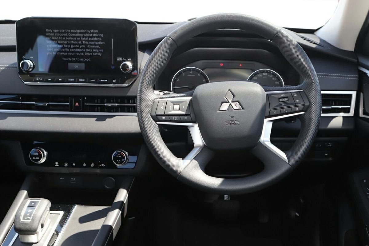 2024 Mitsubishi Outlander ES ZM