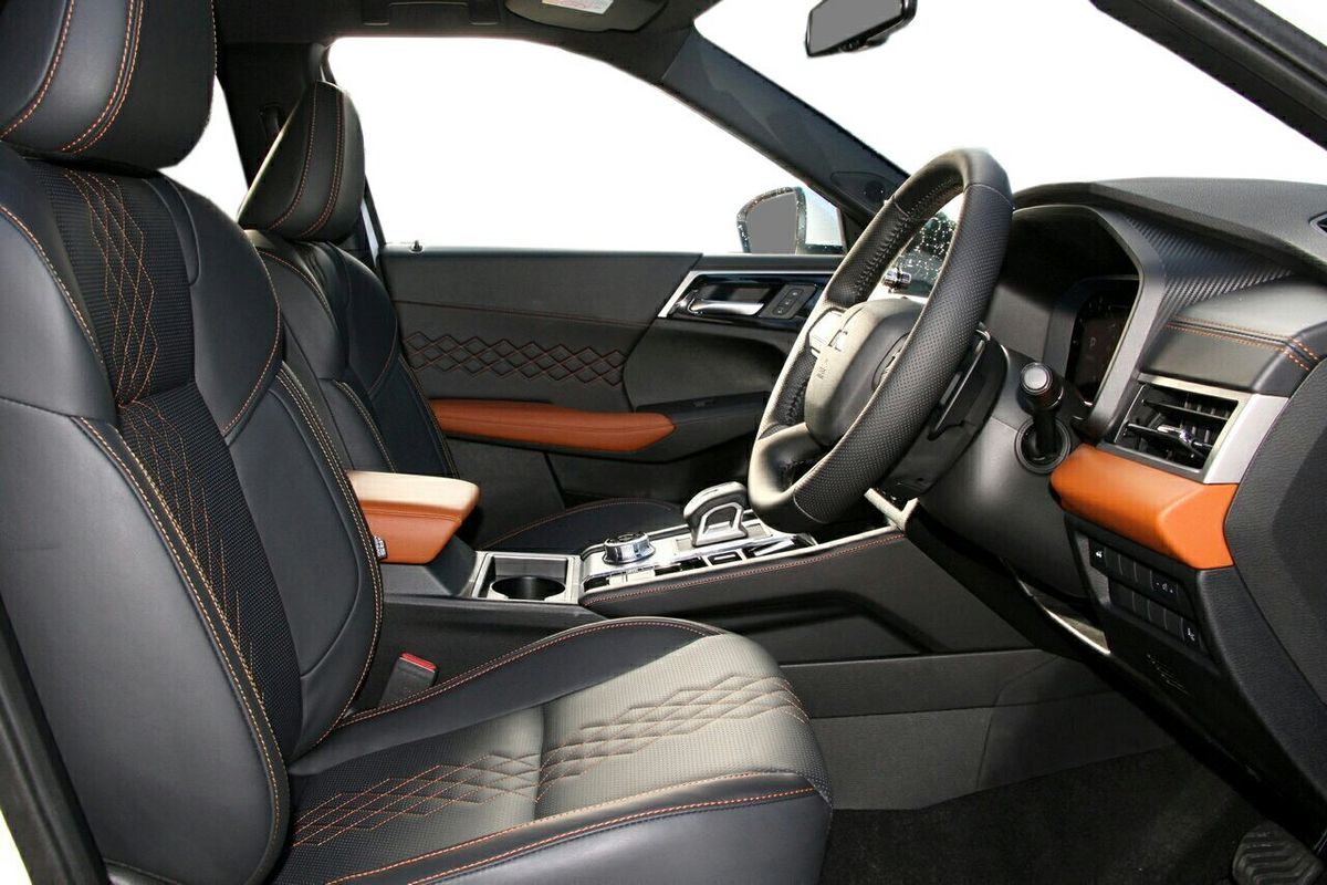 2024 Mitsubishi Outlander Exceed Tourer ZM