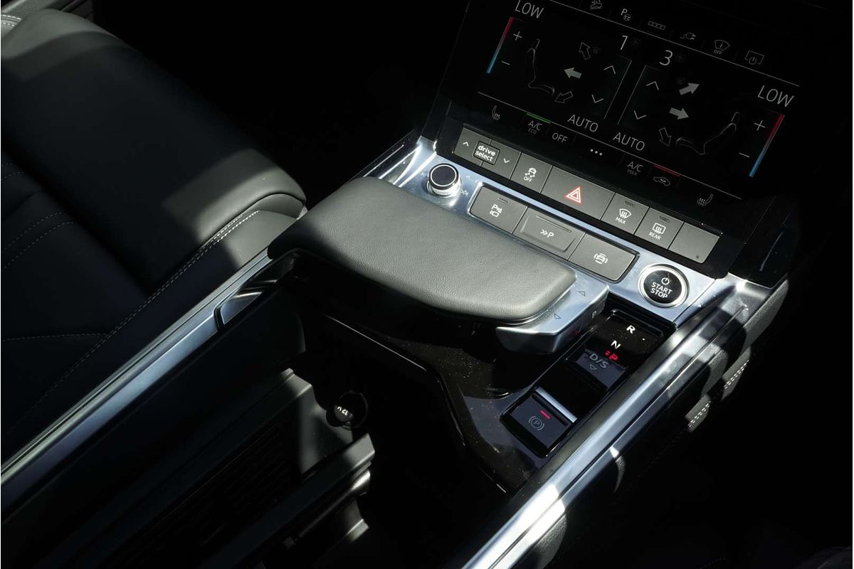 2024 Audi Q8 55 GE