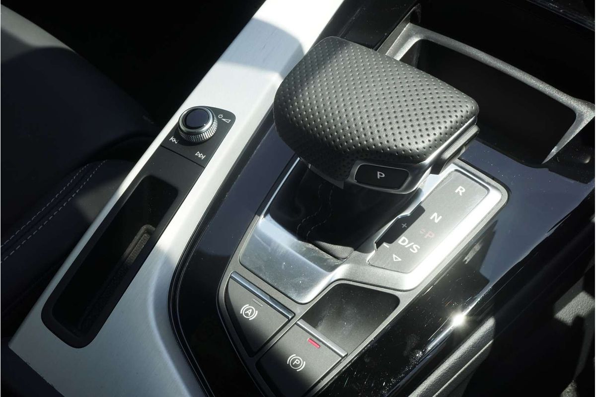 2024 Audi A4 45 TFSI S line B9