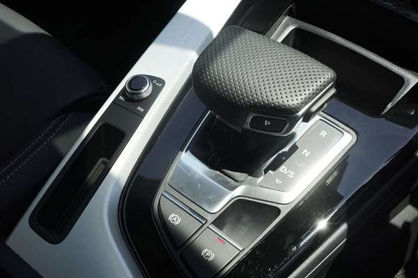 2024 Audi A4 45 TFSI S line B9