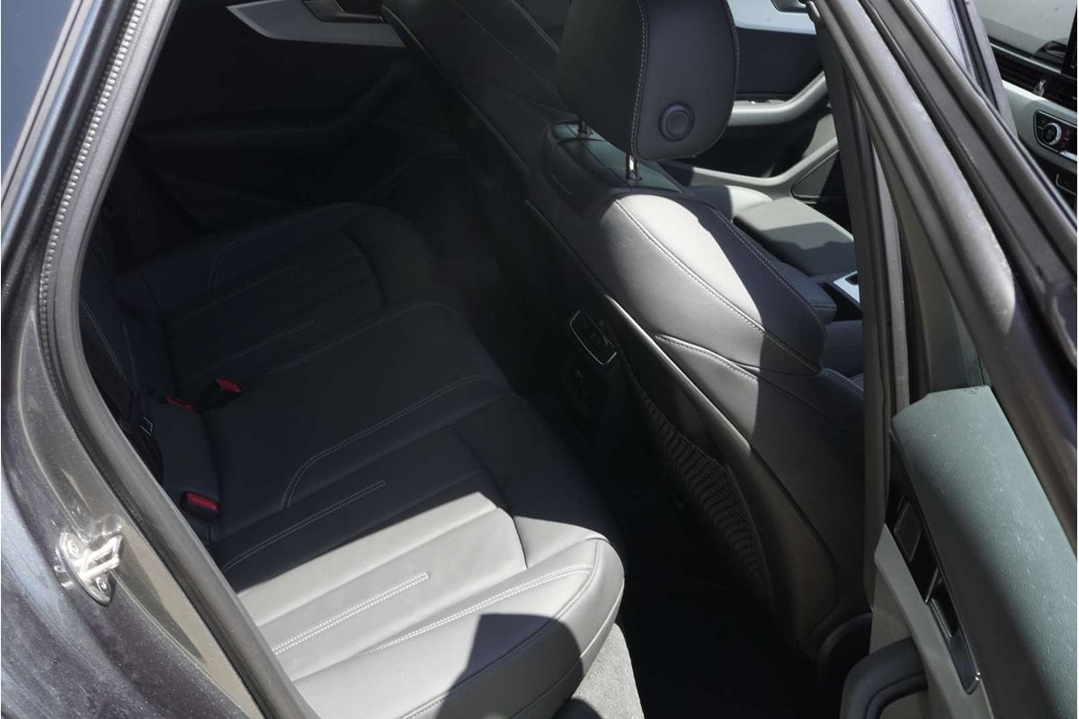 2024 Audi A4 45 TFSI S line B9