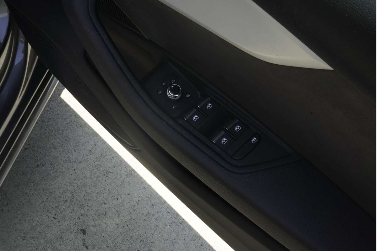 2024 Audi A4 45 TFSI S line B9