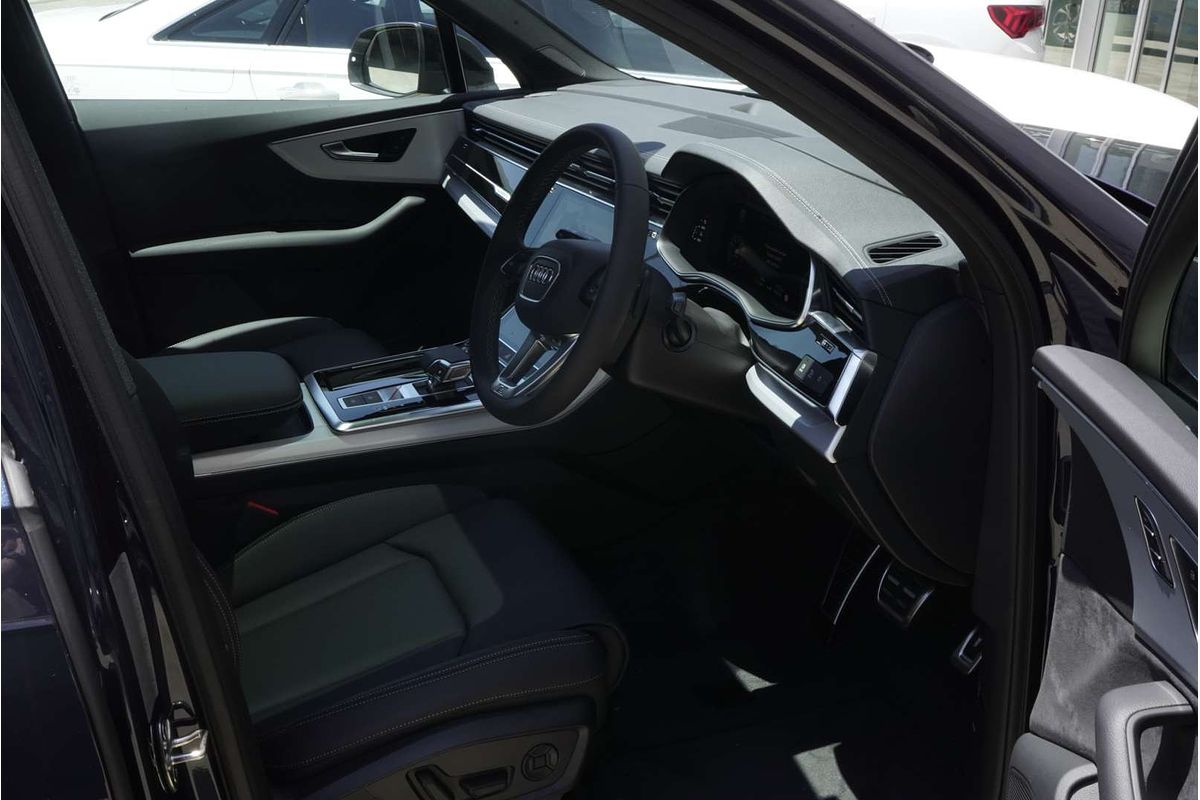 2024 Audi Q7 55 TFSI S line 4M