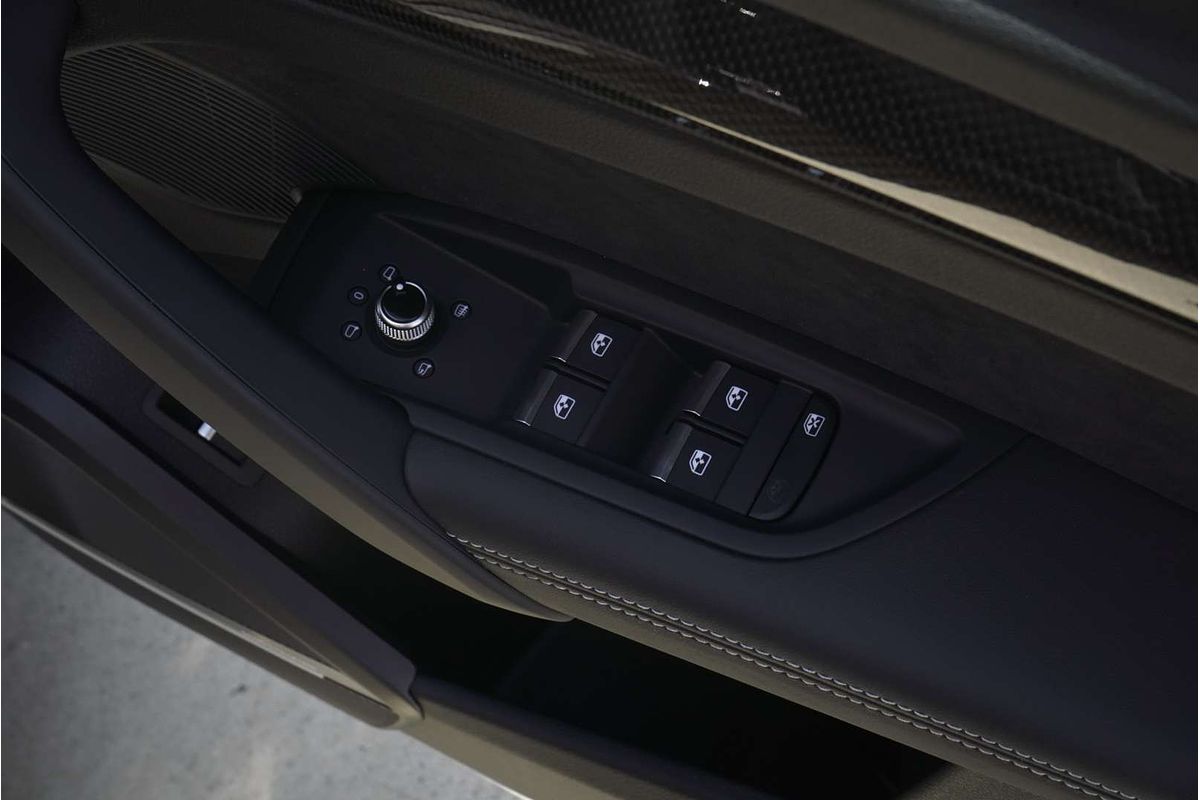 2024 Audi Q7 55 TFSI S line 4M