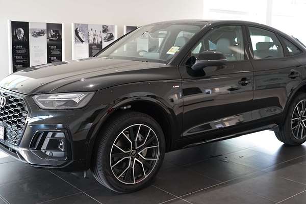 2024 Audi Q5 40 TDI S Line FY