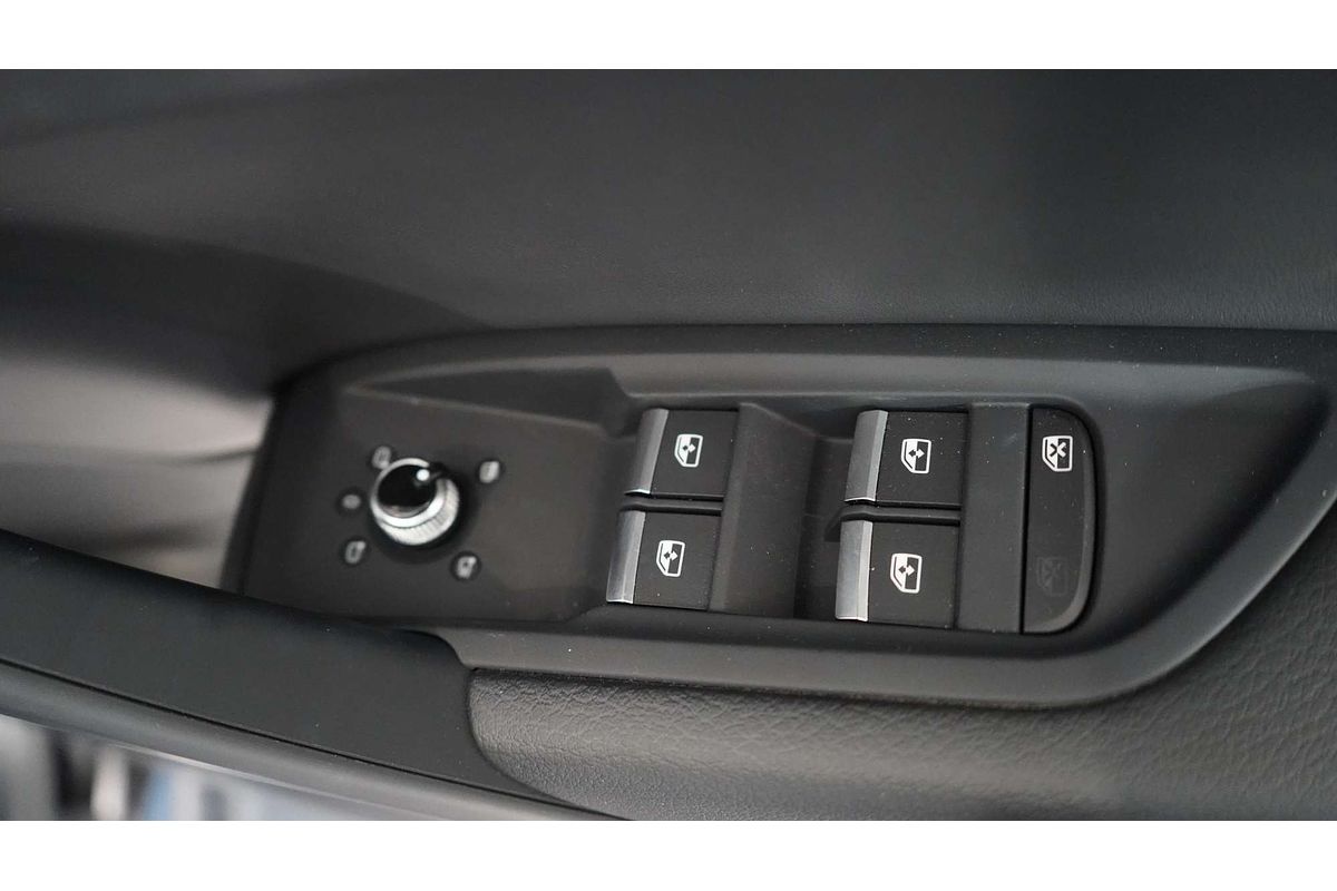 2024 Audi Q5 40 TDI S Line FY
