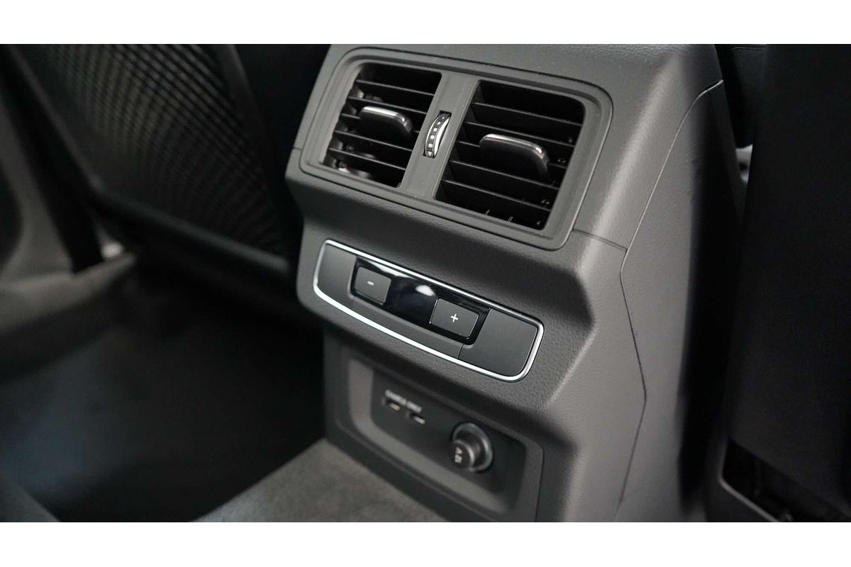 2024 Audi Q5 40 TDI S Line FY