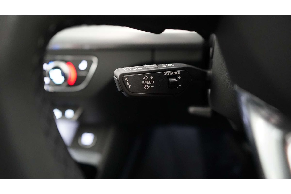 2024 Audi Q5 40 TDI S Line FY