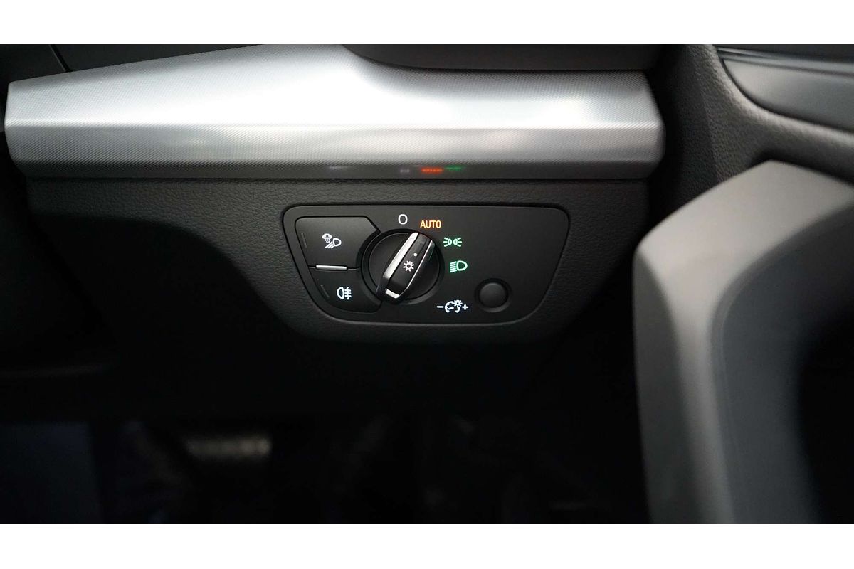 2024 Audi Q5 40 TDI S Line FY