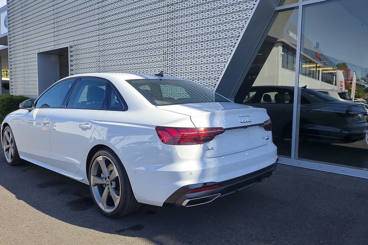 2024 Audi A4 45 TFSI S line B9