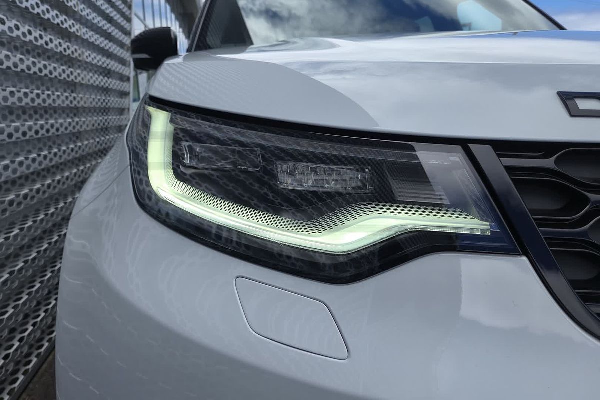 2024 Land Rover Discovery D300 Dynamic SE Series 5