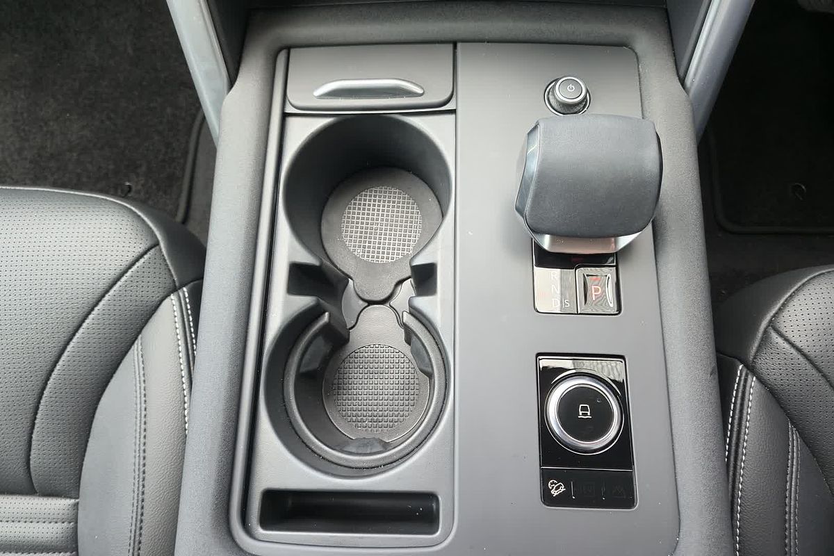 2024 Land Rover Discovery D300 Dynamic SE Series 5