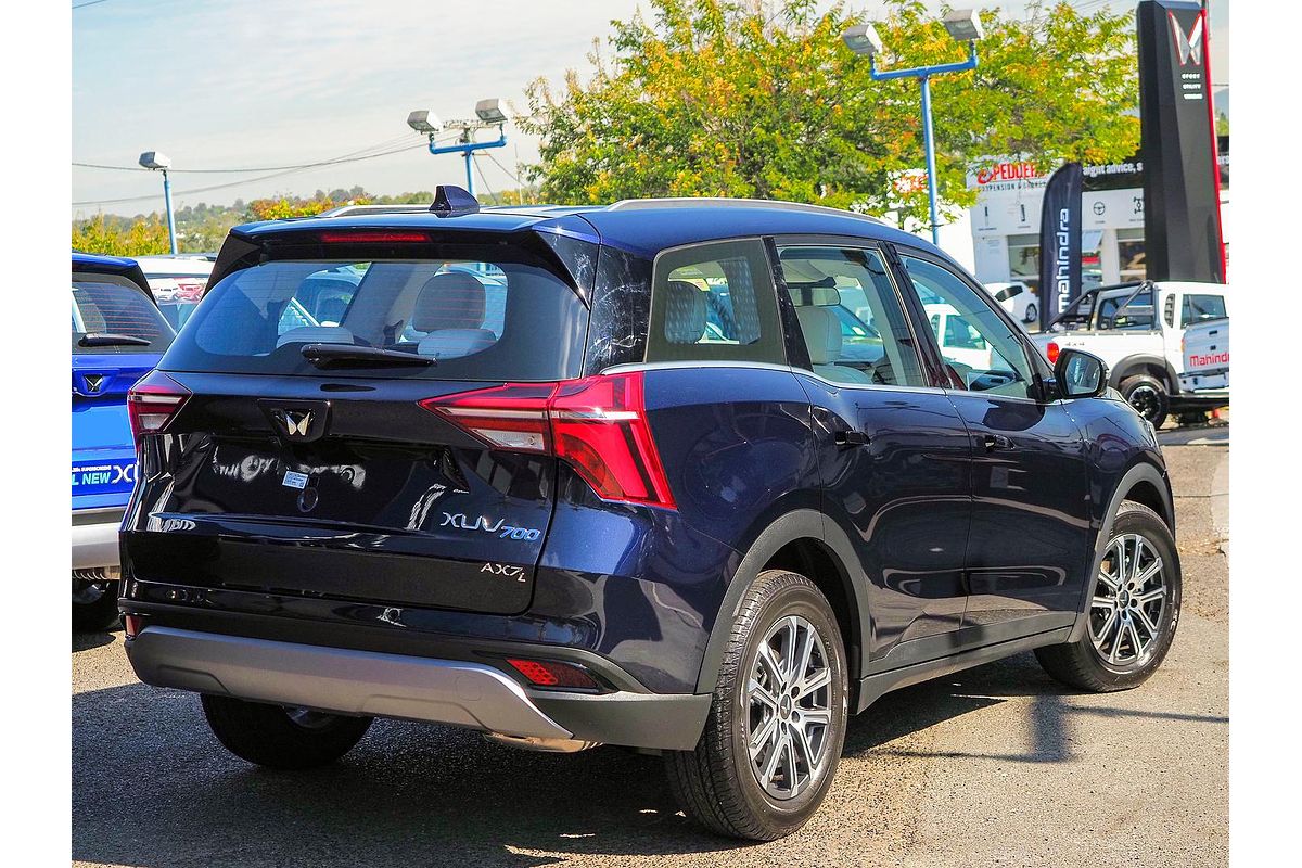 2024 Mahindra XUV700 AX7L