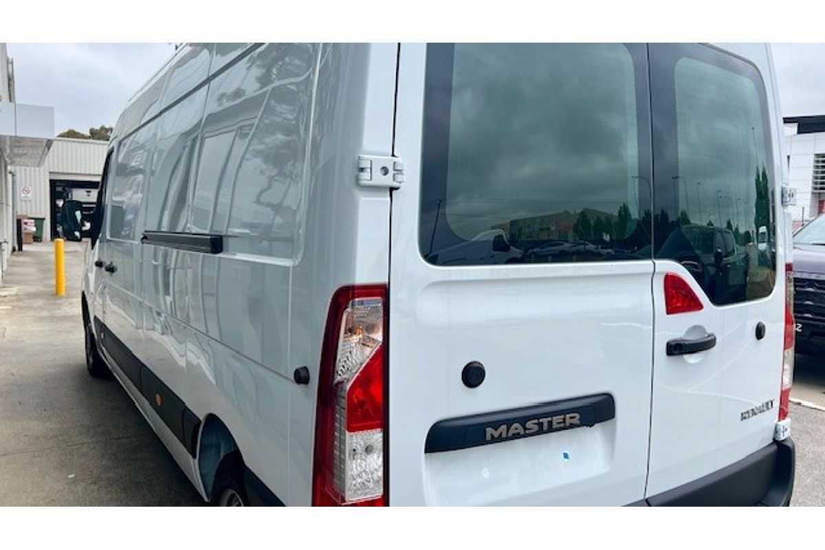 2023 Renault Master LWB Pro X62