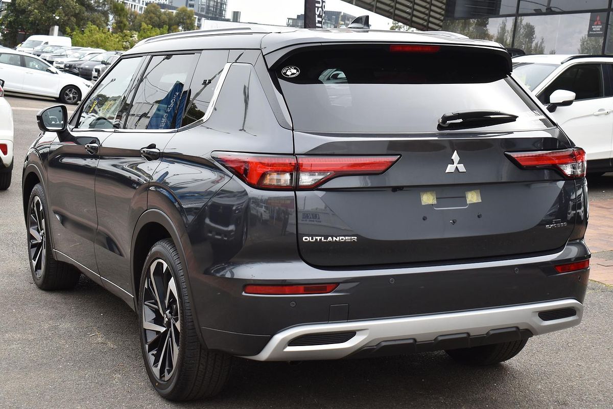 2024 Mitsubishi Outlander Exceed ZM