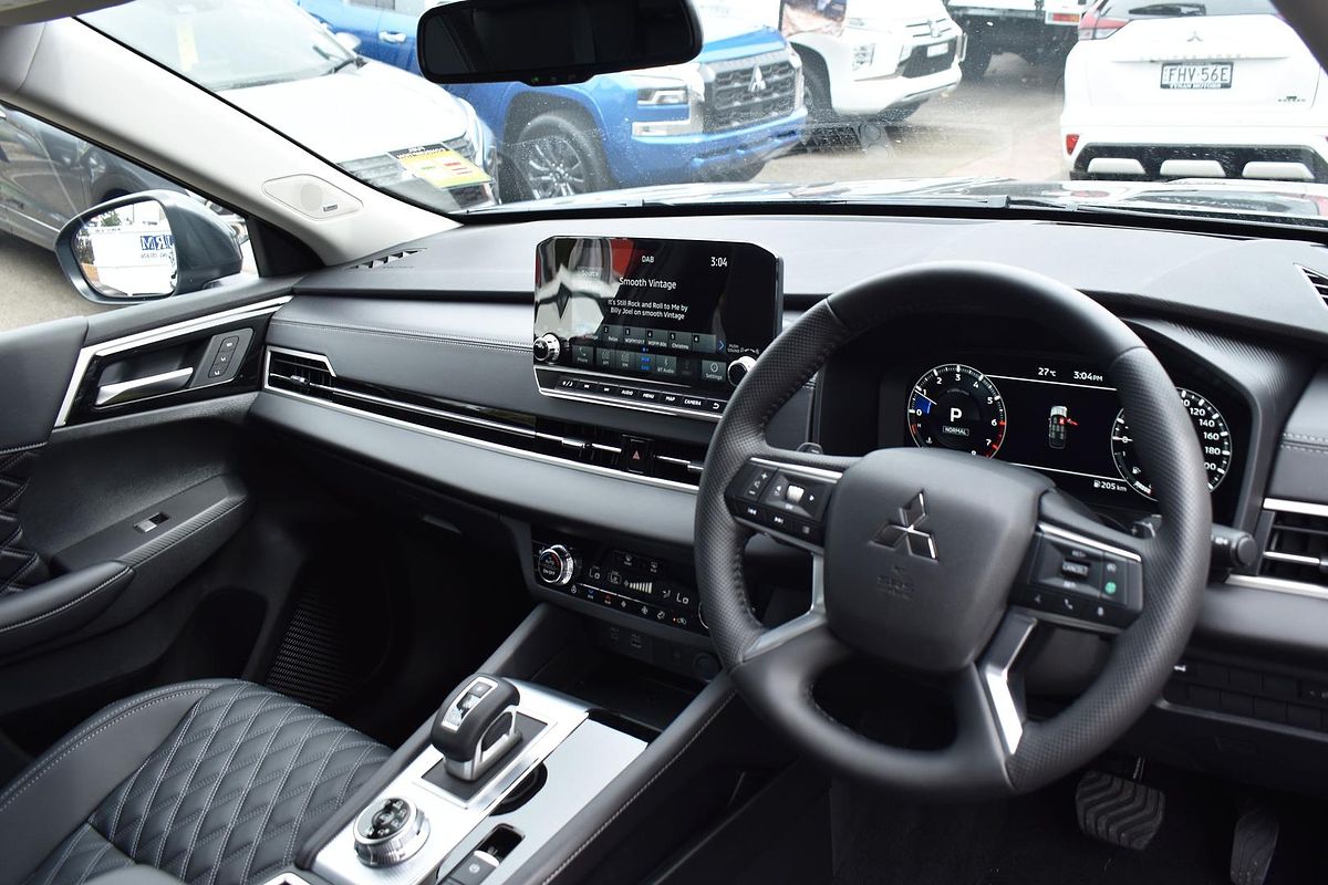 2024 Mitsubishi Outlander Exceed ZM