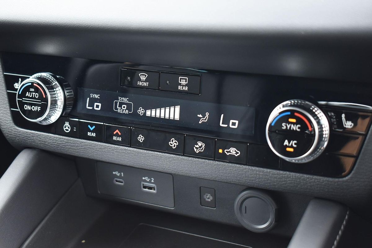 2024 Mitsubishi Outlander Exceed ZM