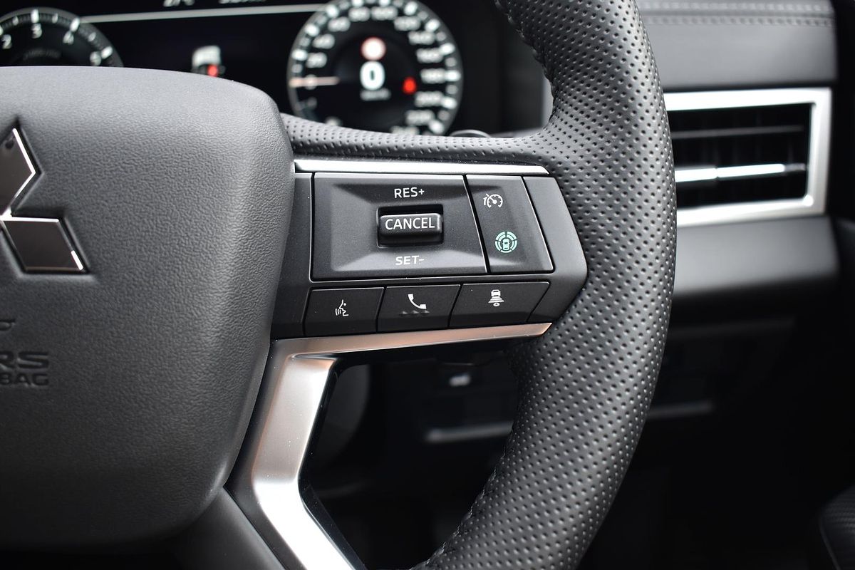 2024 Mitsubishi Outlander Exceed ZM