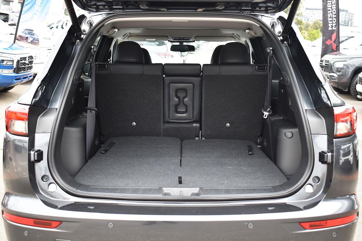 2024 Mitsubishi Outlander Exceed ZM