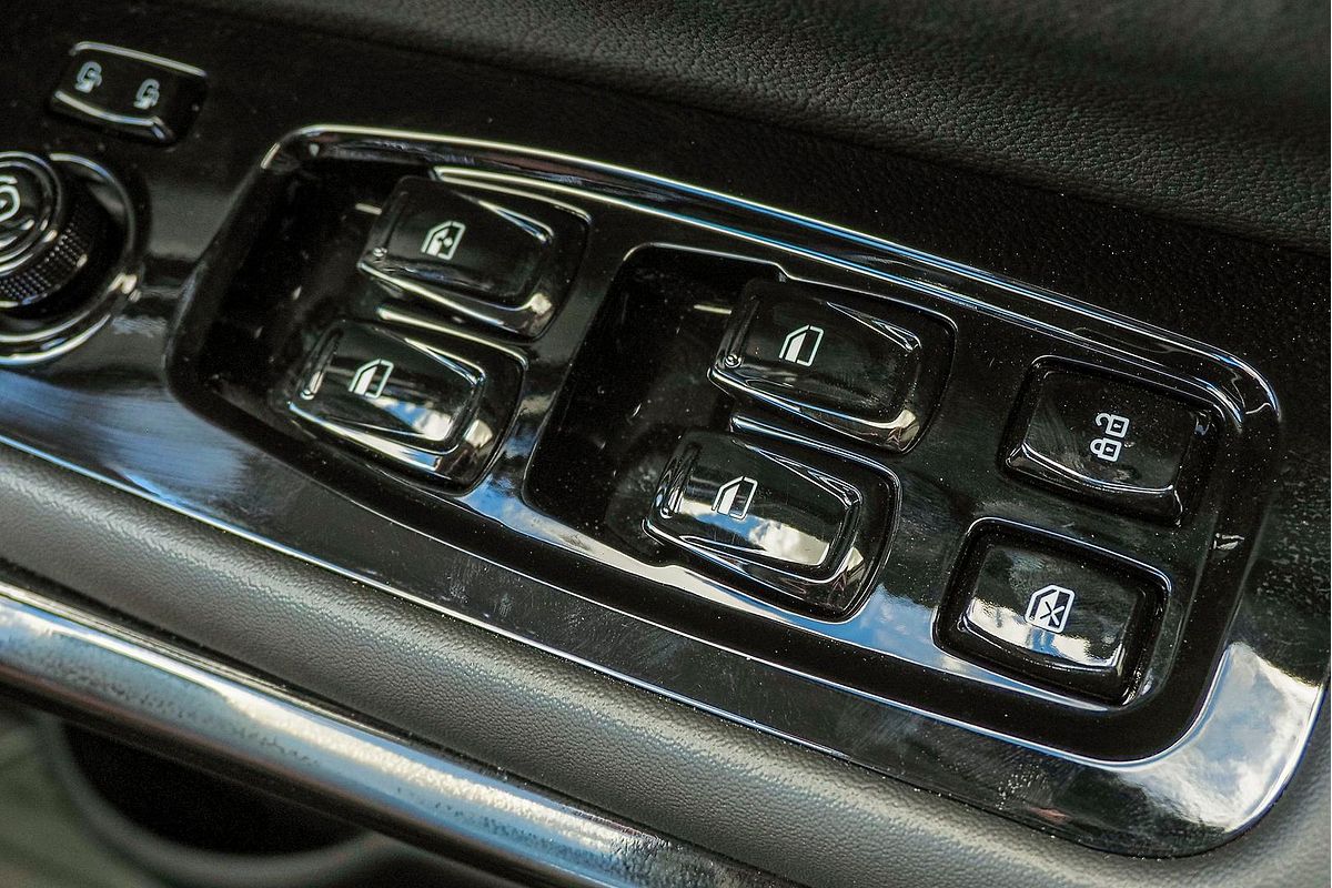 2024 Mahindra XUV700 AX7L Black Edition