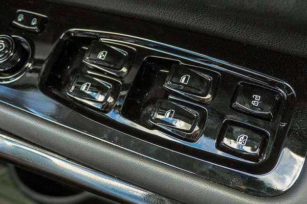 2024 Mahindra XUV700 AX7L Black Edition
