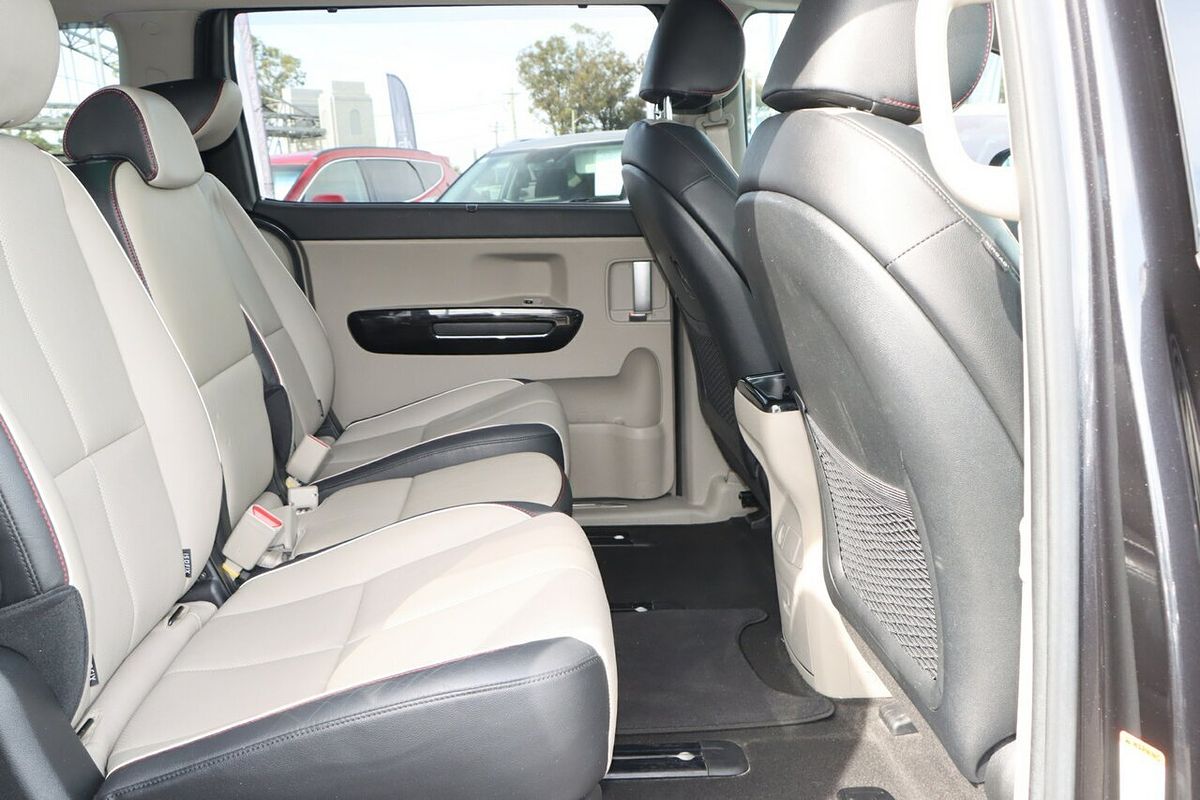 2018 Kia Carnival Platinum YP