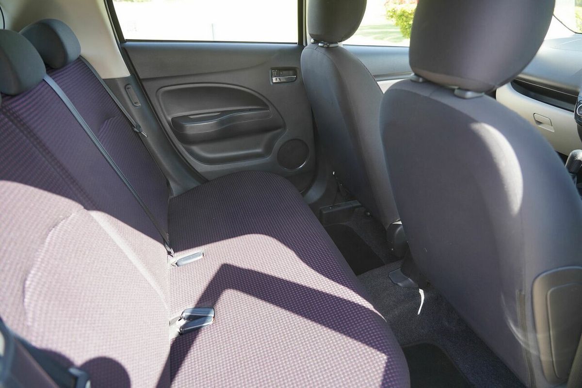 2013 Mitsubishi Mirage ES LA