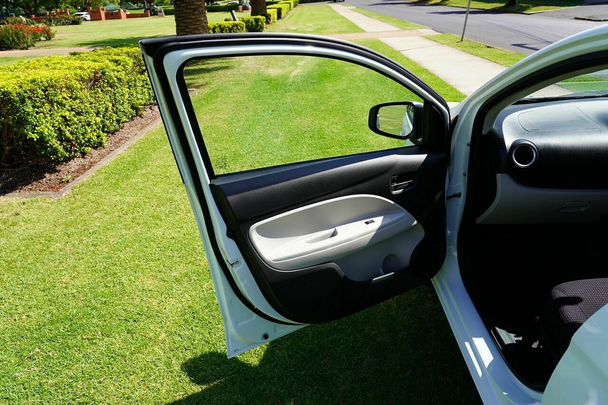 2013 Mitsubishi Mirage ES LA