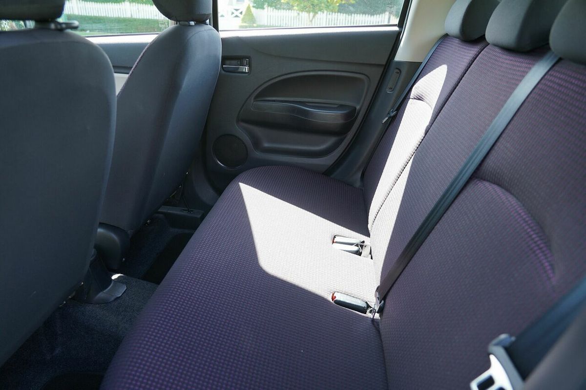 2013 Mitsubishi Mirage ES LA