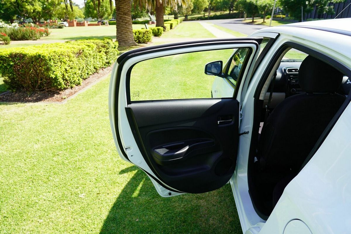 2013 Mitsubishi Mirage ES LA