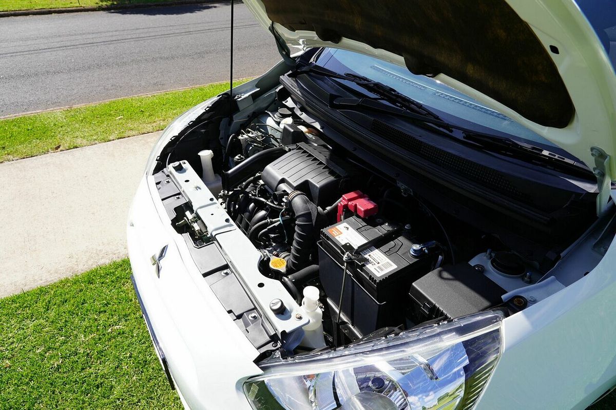 2013 Mitsubishi Mirage ES LA