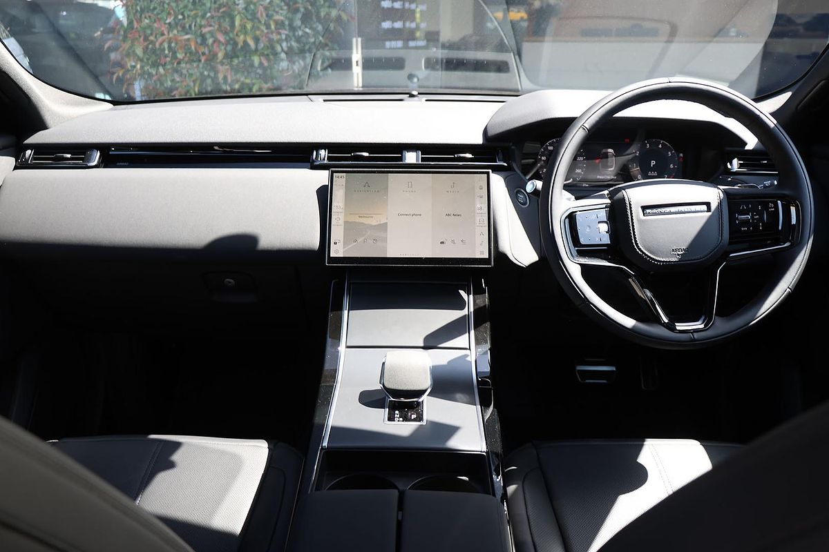 2023 Land Rover Range Rover Velar P250 Dynamic SE L560