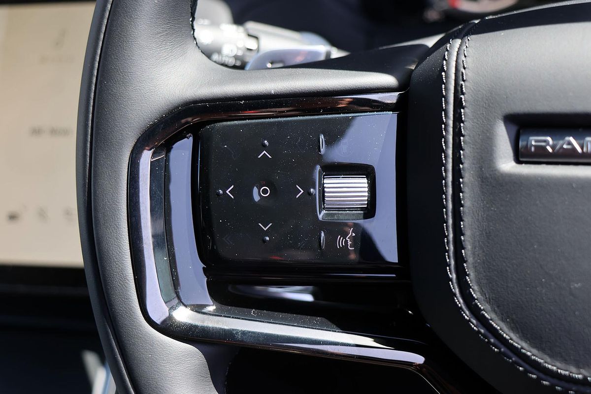2023 Land Rover Range Rover Velar P250 Dynamic SE L560