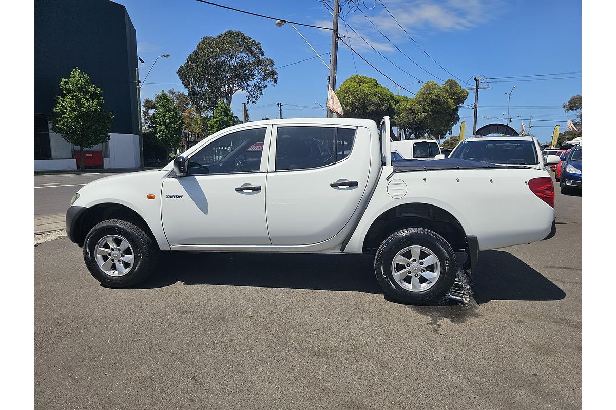 2009 Mitsubishi Triton GLX ML Rear Wheel Drive