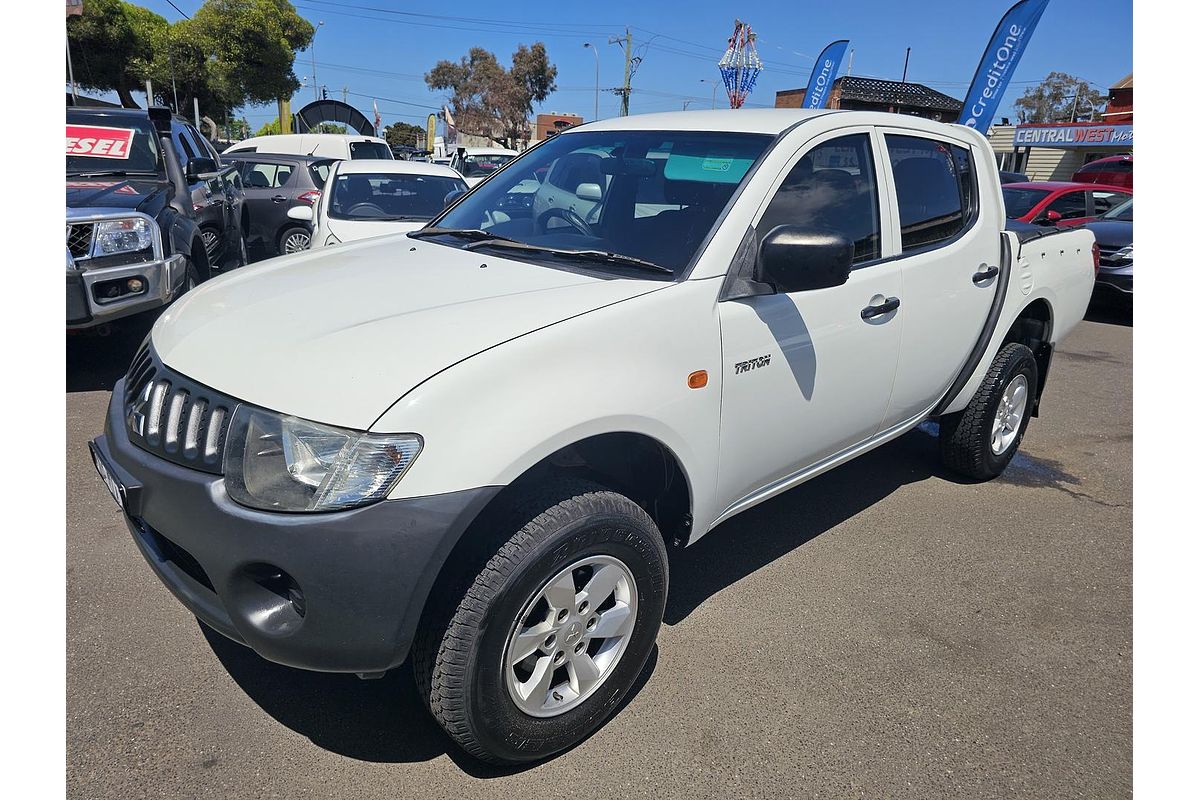 2009 Mitsubishi Triton GLX ML Rear Wheel Drive