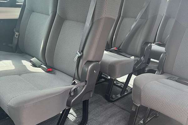 2015 Nissan Caravan Wagon