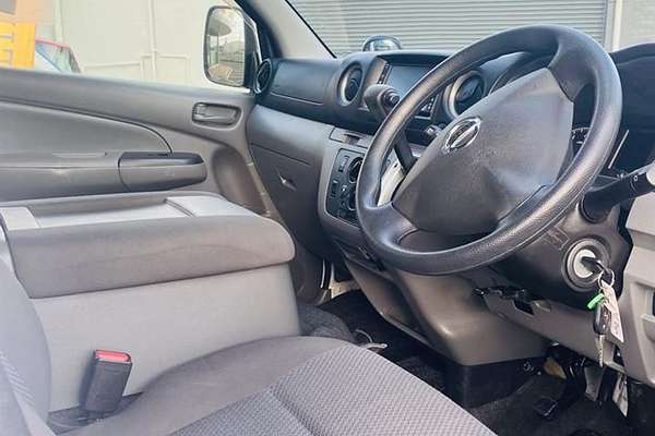 2018 Nissan Caravan Wagon