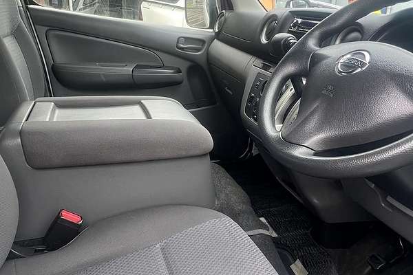 2015 Nissan Caravan Wagon