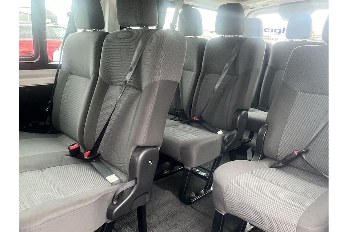 2015 Nissan Caravan Wagon