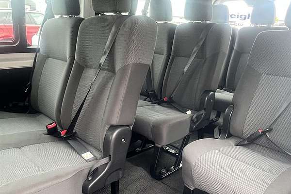 2015 Nissan Caravan Wagon