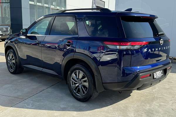 2022 Nissan Pathfinder ST-L R53