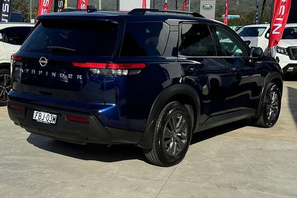 2022 Nissan Pathfinder ST-L R53