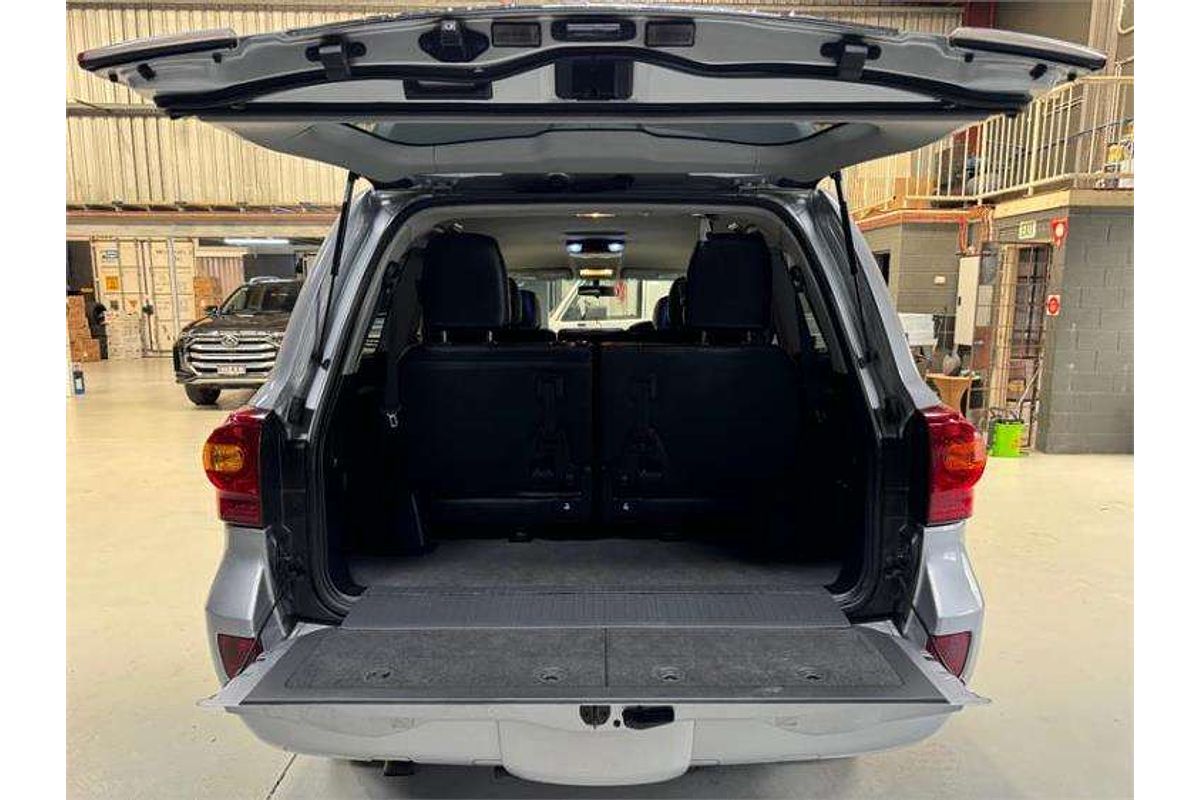 2014 Toyota Landcruiser Altitude VDJ200R