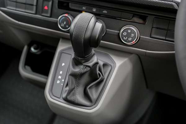 2024 Volkswagen Transporter TDI450 T6.1 LWB