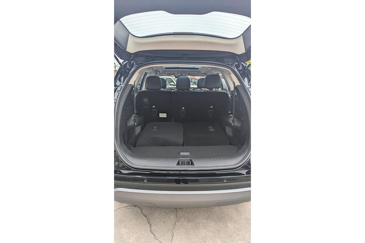 2024 Mahindra XUV700 AX7L Black Edition