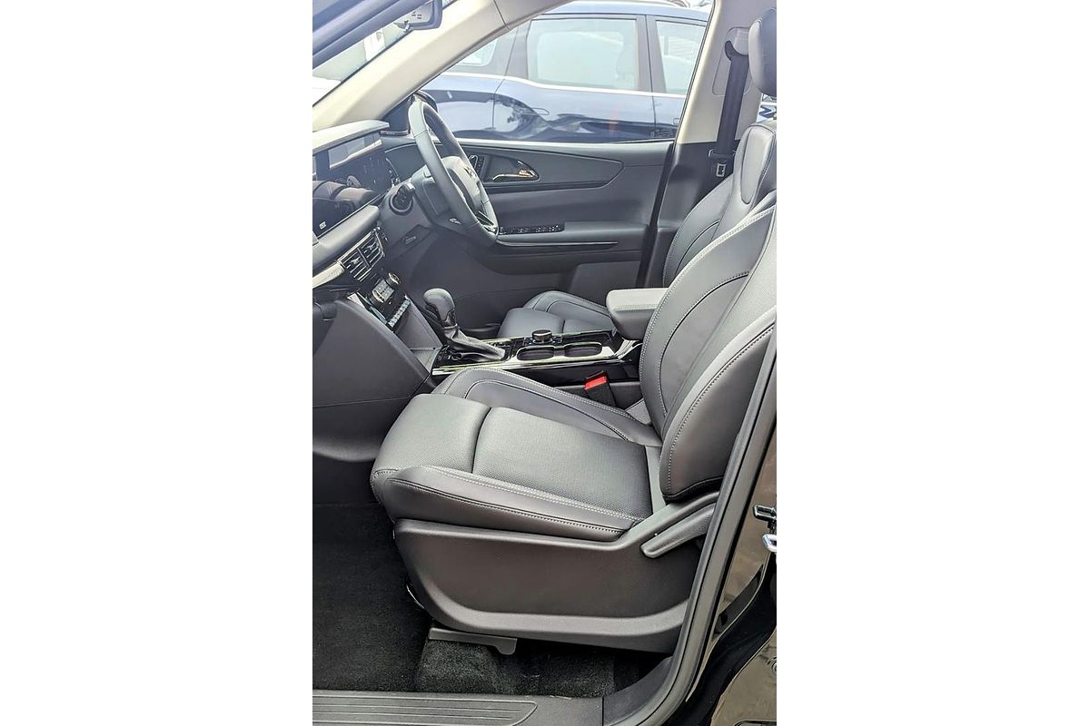 2024 Mahindra XUV700 AX7L Black Edition