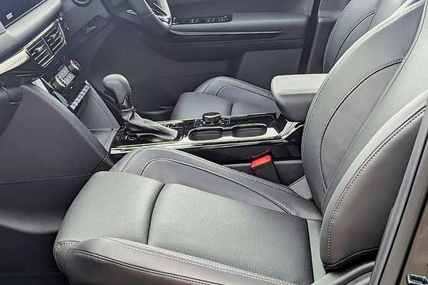 2024 Mahindra XUV700 AX7L Black Edition